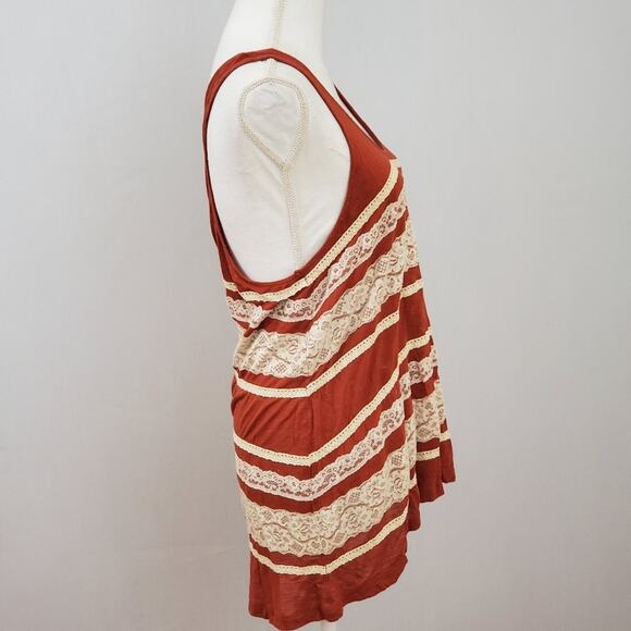 Urban Outfitters Kimchi Blue Lace Tank - Picture 3 of 8